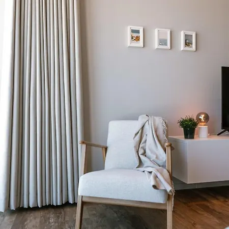 Huswell - Cosy With Frontal Seaview דירה